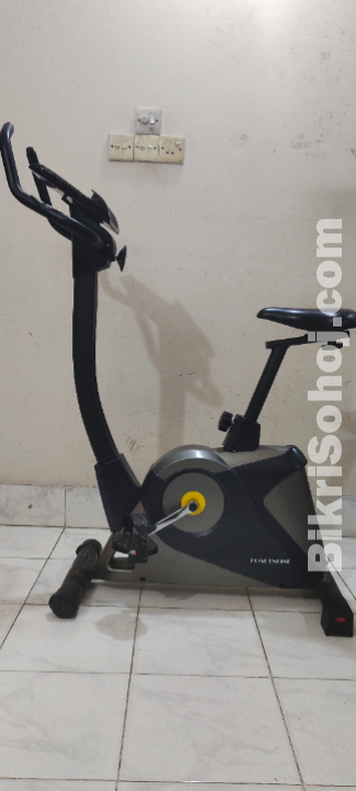 HOME ENGINE MAGNETIC INDOOR CYCLING MACHINE